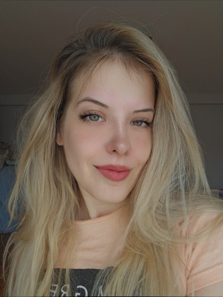 Nacktes geleaktes OnlyFans-Foto von Juicy Squeeze Vip