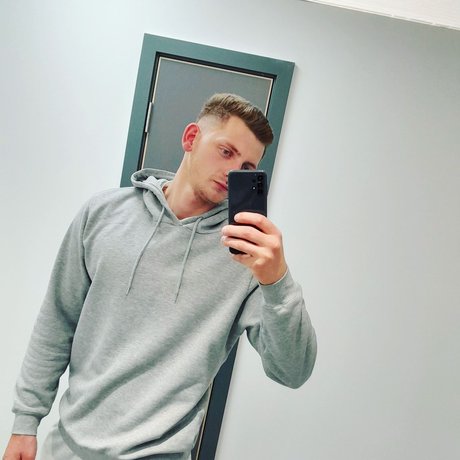 Nacktes geleaktes OnlyFans-Foto von Josh0f