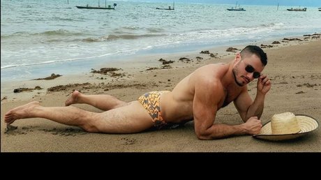 Nacktes geleaktes OnlyFans-Foto von Junior F