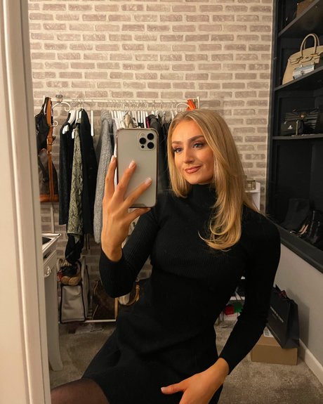 Nacktes geleaktes OnlyFans-Foto von Lucy