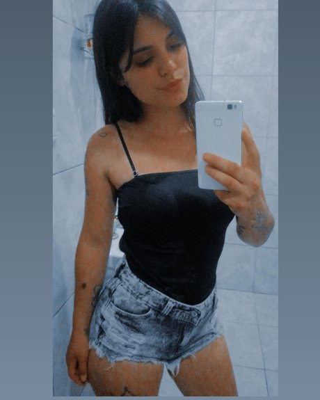 Nacktes geleaktes OnlyFans-Foto von Yamila