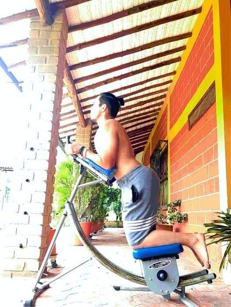 Nacktes geleaktes OnlyFans-Foto von Darwin Parra