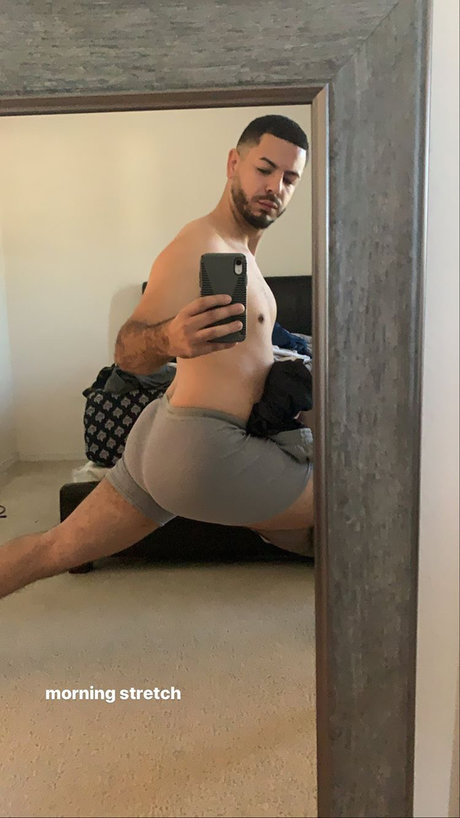 Nacktes geleaktes OnlyFans-Foto von Julian Cruz