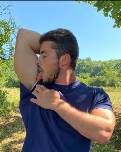 Nacktes geleaktes OnlyFans-Foto von The Boy You Need From 9 To 11pm