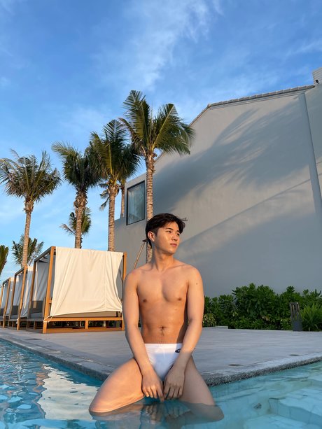 Nacktes geleaktes OnlyFans-Foto von Naimagazinebkk