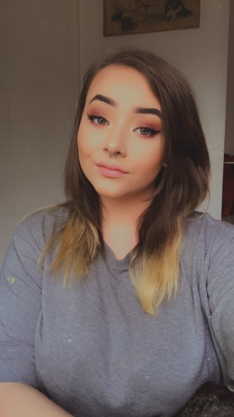 Nacktes geleaktes OnlyFans-Foto von Samantha Grace