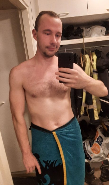 Nacktes geleaktes OnlyFans-Foto von Unordinarygay