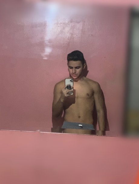 Nacktes geleaktes OnlyFans-Foto von Dilan Hernandez