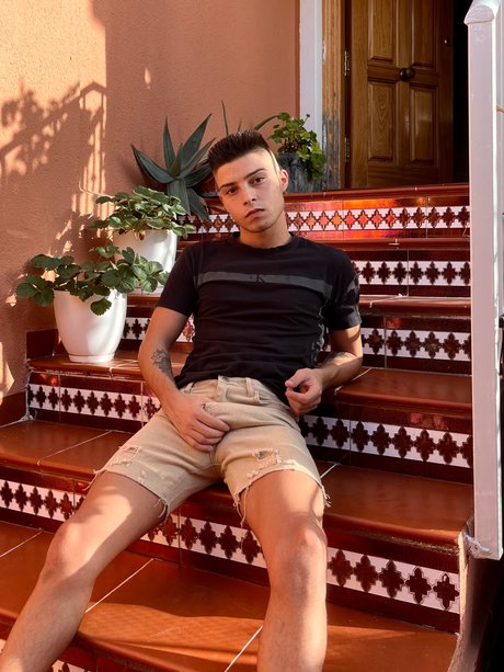 Nacktes geleaktes OnlyFans-Foto von Fire Boy 