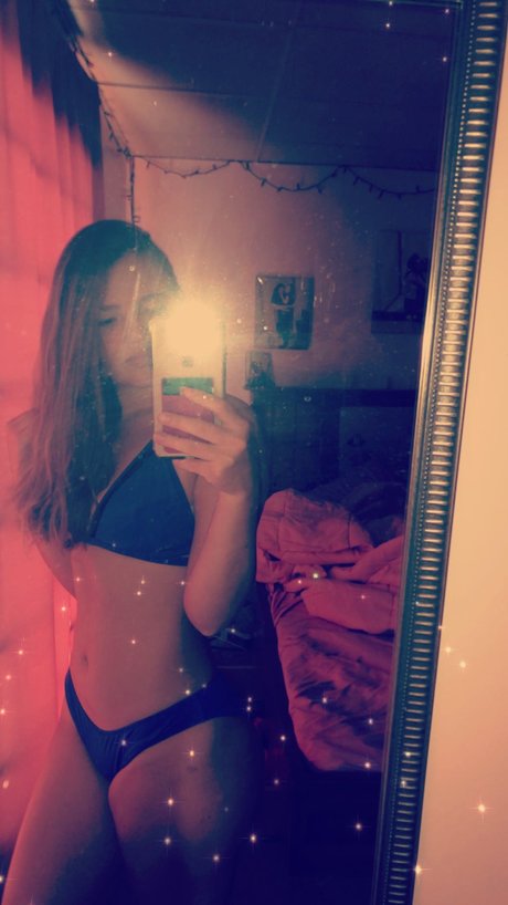 Nacktes geleaktes OnlyFans-Foto von Kristen