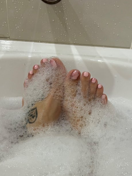 Nacktes geleaktes OnlyFans-Foto von Flexiifeet