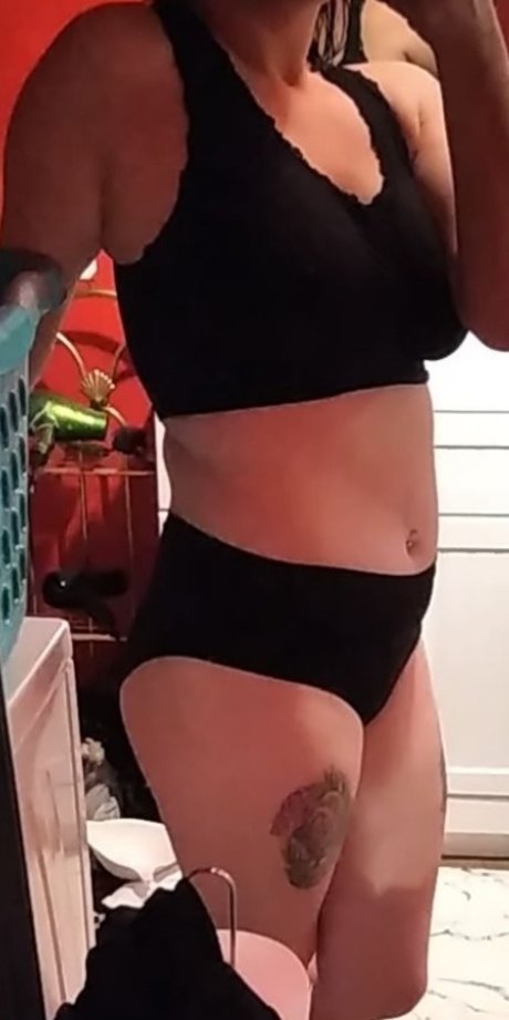 Nacktes geleaktes OnlyFans-Foto von Sassy Baby