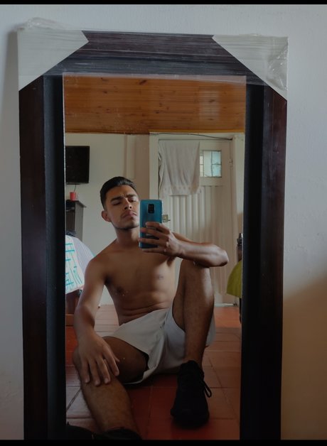 Nacktes geleaktes OnlyFans-Foto von Nicky