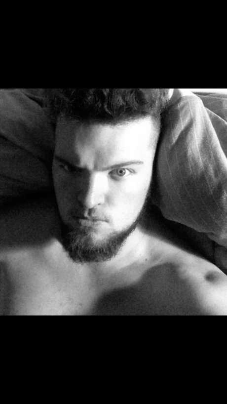 Nacktes geleaktes OnlyFans-Foto von Fluffy Wookie