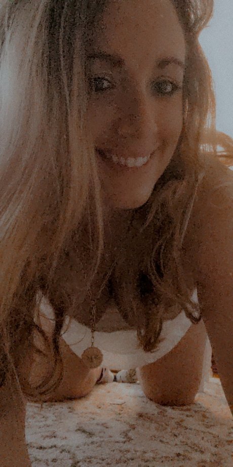 Nacktes geleaktes OnlyFans-Foto von Molly