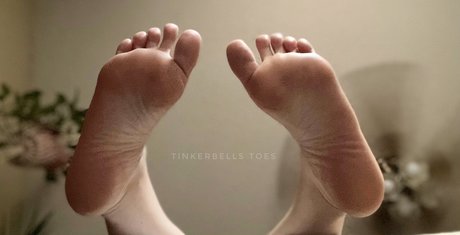 Nacktes geleaktes OnlyFans-Foto von Tinker Bell