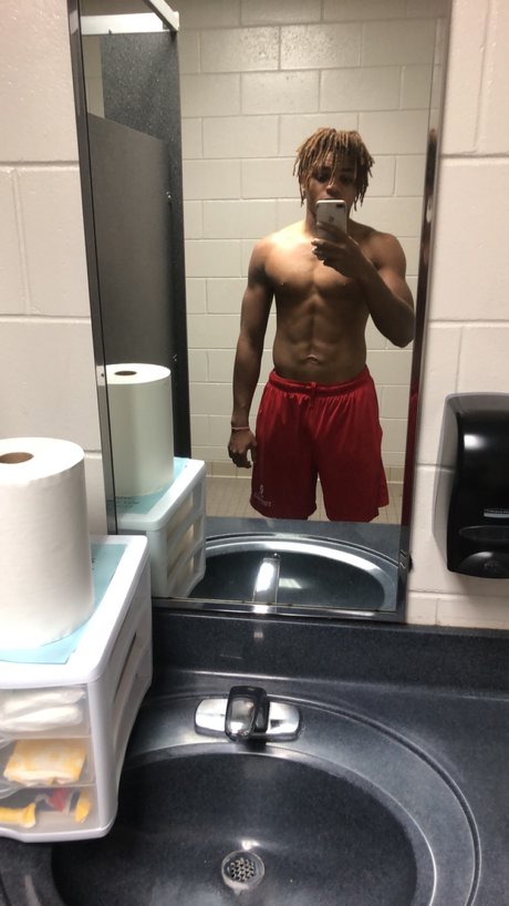 Nacktes geleaktes OnlyFans-Foto von Aaron