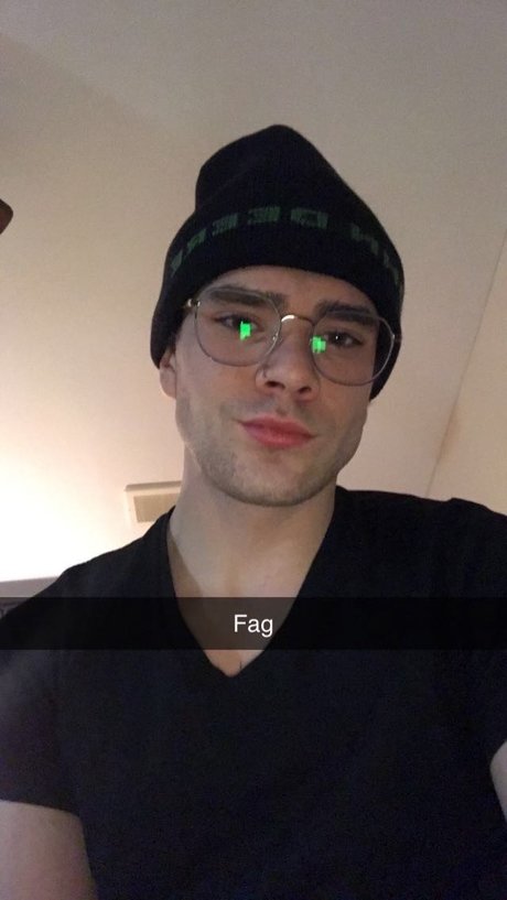 Nacktes geleaktes OnlyFans-Foto von Spennyboi