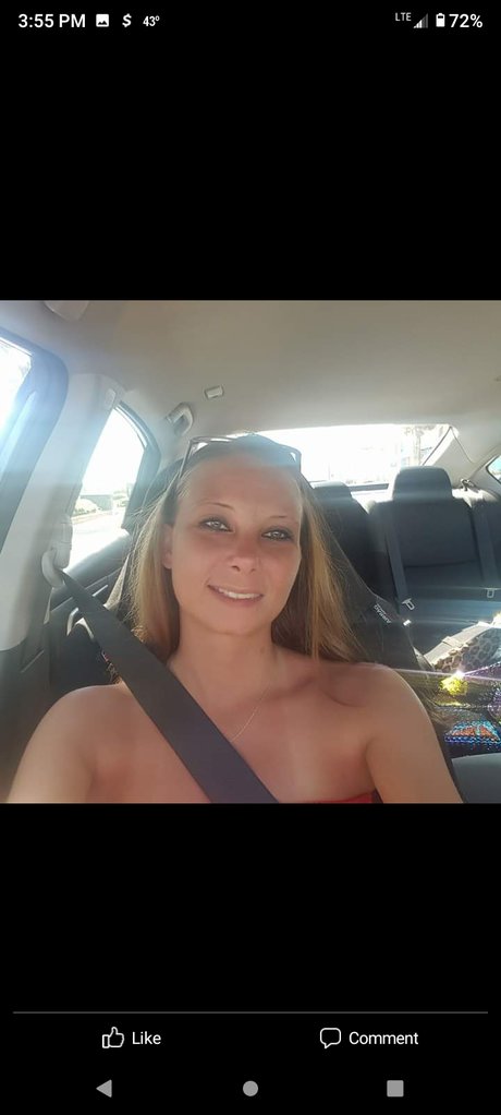 Nacktes geleaktes OnlyFans-Foto von Mel