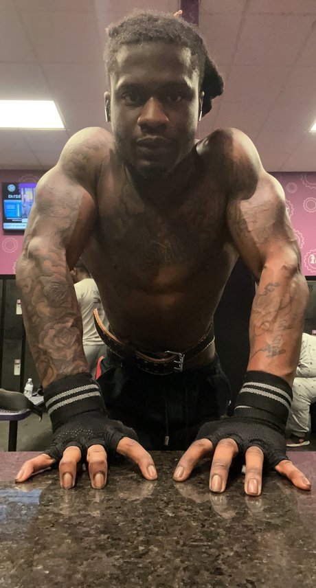 Nacktes geleaktes OnlyFans-Foto von Empower Fitness