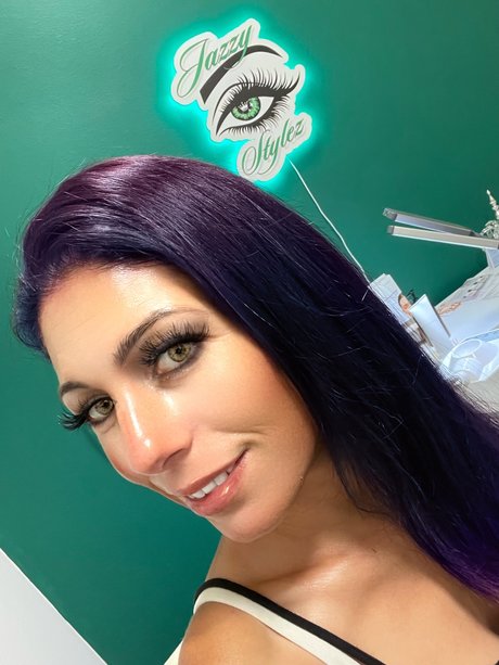 Nacktes geleaktes OnlyFans-Foto von Silk Steel
