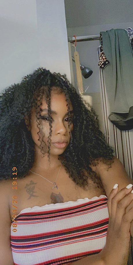 Nacktes geleaktes OnlyFans-Foto von Tyra