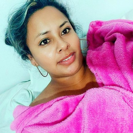 Nacktes geleaktes OnlyFans-Foto von Marln Castilllo