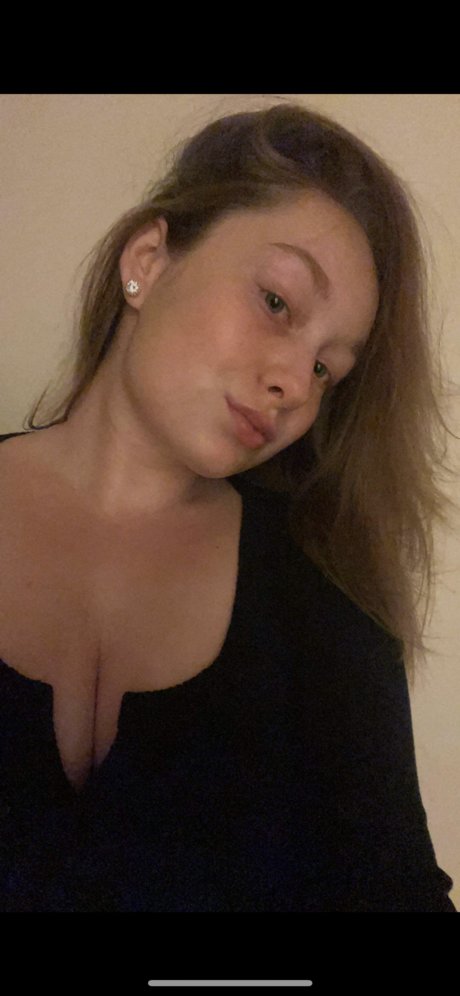 Nacktes geleaktes OnlyFans-Foto von Tiebunny
