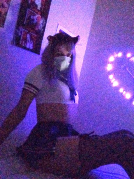 Nacktes geleaktes OnlyFans-Foto von Tiny Pinky Drink