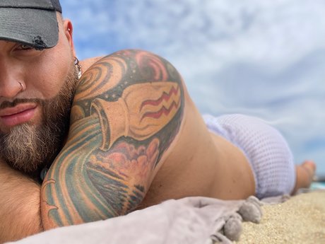 Nacktes geleaktes OnlyFans-Foto von Tommymontanezzz