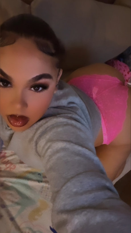 Nacktes geleaktes OnlyFans-Foto von Mbaands