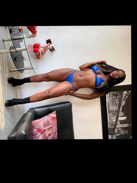 Nacktes geleaktes OnlyFans-Foto von Tinikmacho
