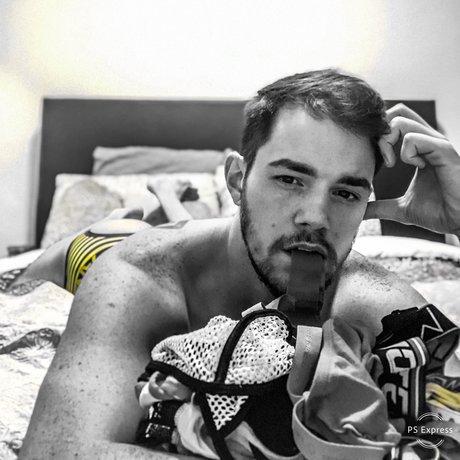 Nacktes geleaktes OnlyFans-Foto von Andrew Kubik
