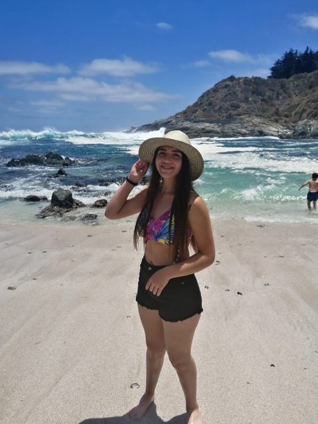 Nacktes geleaktes OnlyFans-Foto von Camila