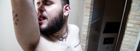 Nacktes geleaktes OnlyFans-Foto von Schne  Bear