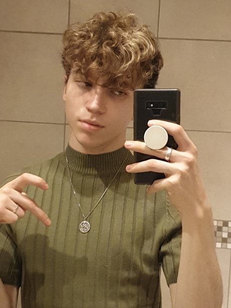 Nacktes geleaktes OnlyFans-Foto von Ben