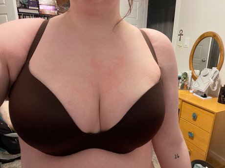 Nacktes geleaktes OnlyFans-Foto von Mack