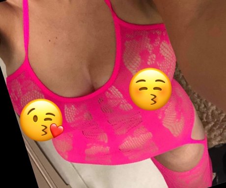 Nacktes geleaktes OnlyFans-Foto von Serina