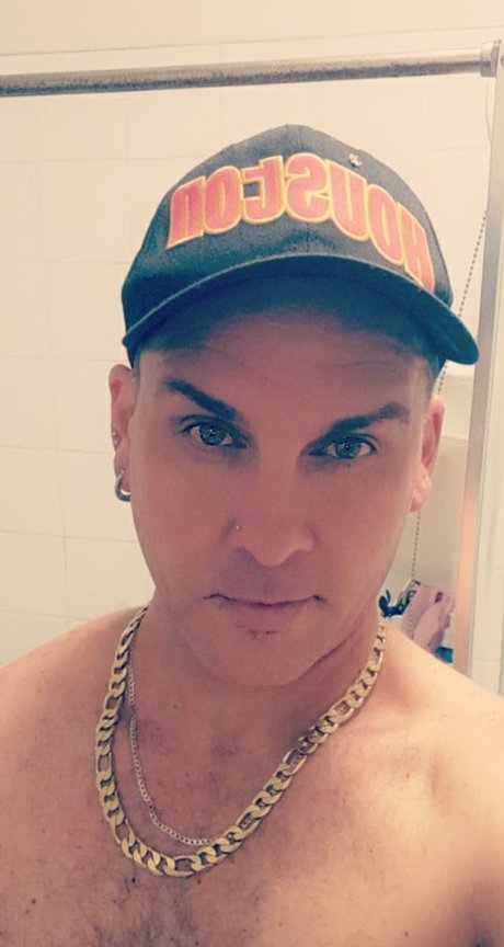 Nacktes geleaktes OnlyFans-Foto von Izak David