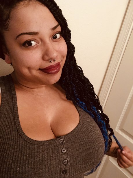 Nacktes geleaktes OnlyFans-Foto von Therealroxyrose