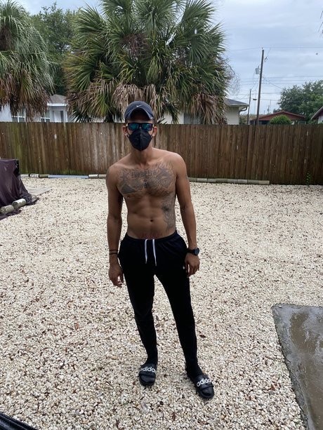 Nacktes geleaktes OnlyFans-Foto von Robertterrell