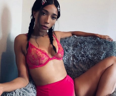 Nacktes geleaktes OnlyFans-Foto von Ember Burns