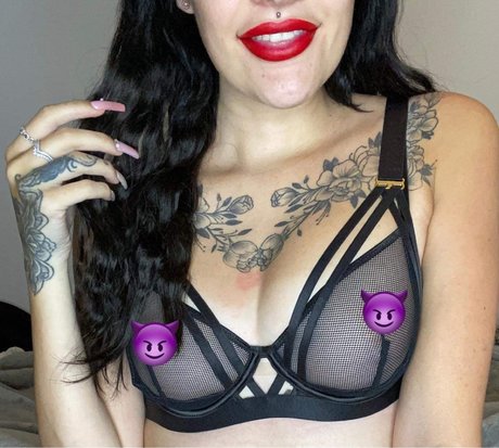 Nacktes geleaktes OnlyFans-Foto von Babypeach