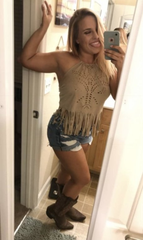 Nacktes geleaktes OnlyFans-Foto von Sun Kissed Cayley