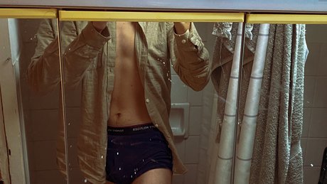 Nacktes geleaktes OnlyFans-Foto von Tomtwink
