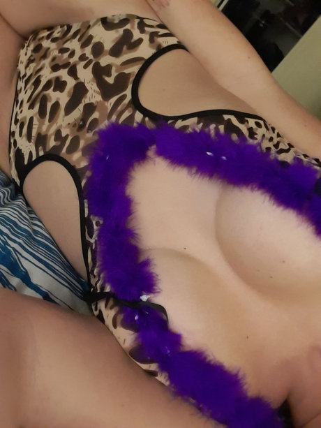 Nacktes geleaktes OnlyFans-Foto von Hotwife Vixen