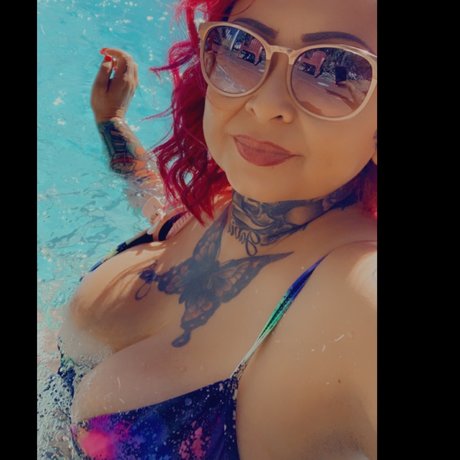 Nacktes geleaktes OnlyFans-Foto von Stoner Babe