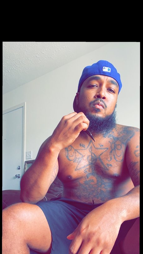 Nacktes geleaktes OnlyFans-Foto von Big General