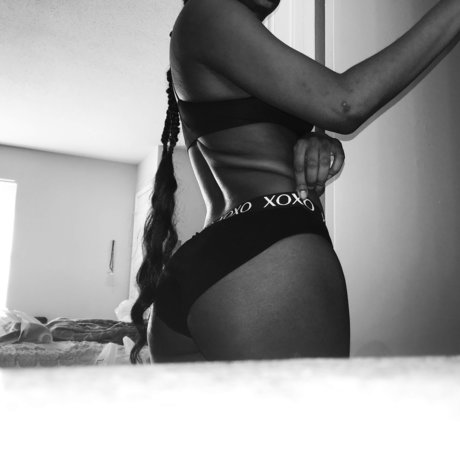 Nacktes geleaktes OnlyFans-Foto von Sex Stories For The Masses