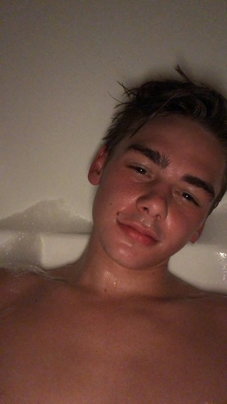 Nacktes geleaktes OnlyFans-Foto von Paxton Ward
